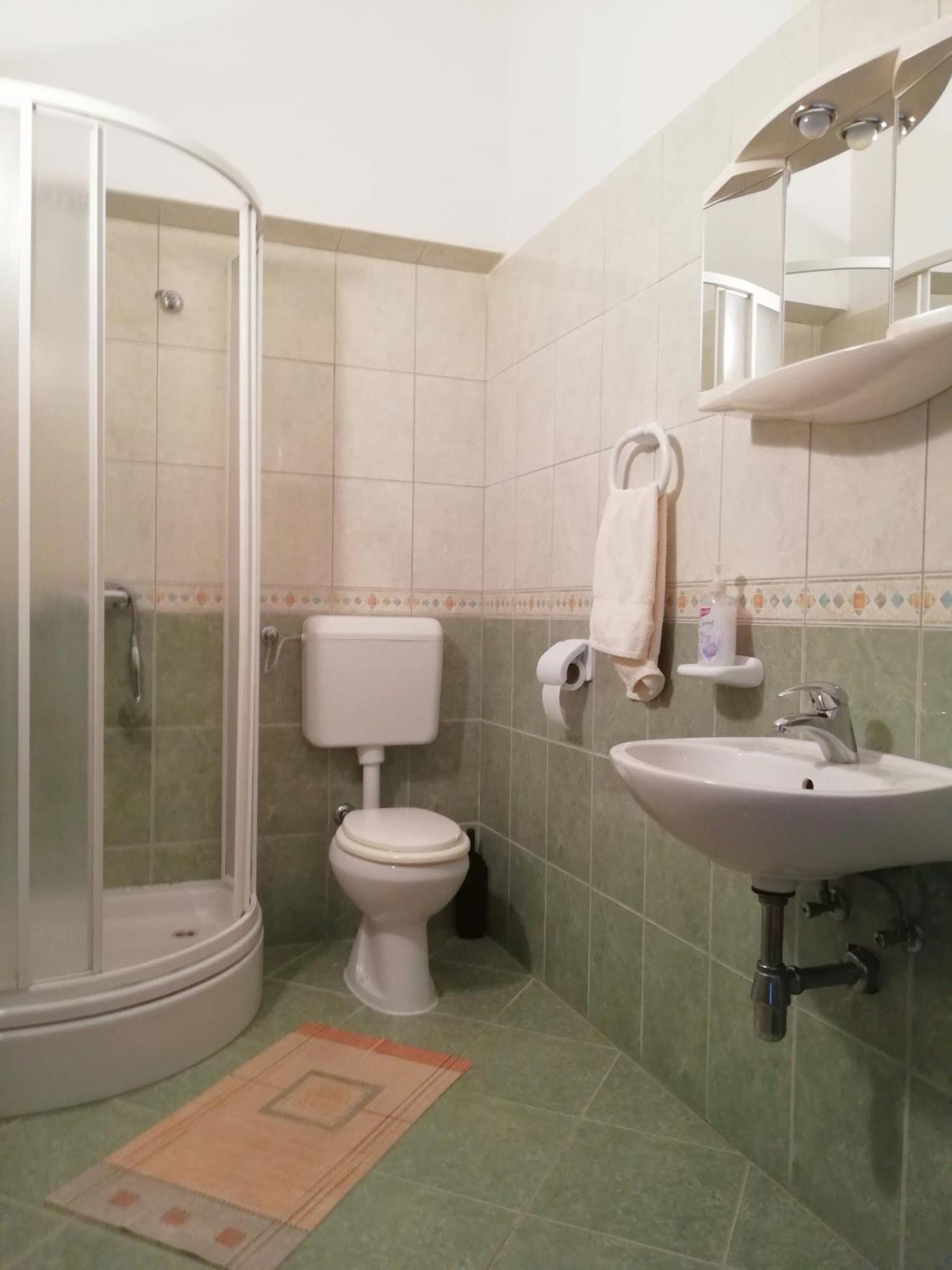 Apartments Roko Lalin Pakoštane Esterno foto